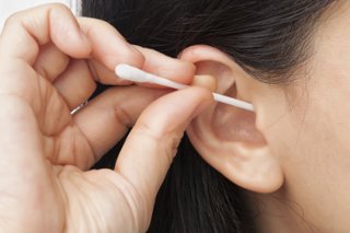 استفاده از گوش پاک کن موجب آسیب دیدن پرده گوش می شود 